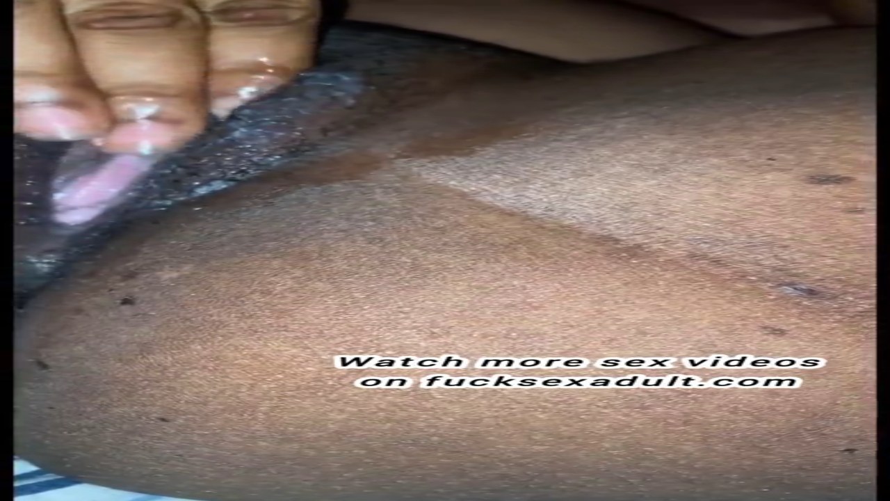 Random on a moanday as young sweet fingers her pussy