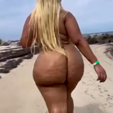 Big ass lady catwalks Infront of camera